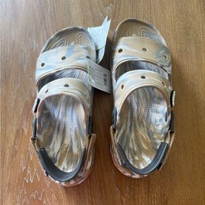 Mens 11 CROC Sandal Clogs in Marbled Tan and Gray